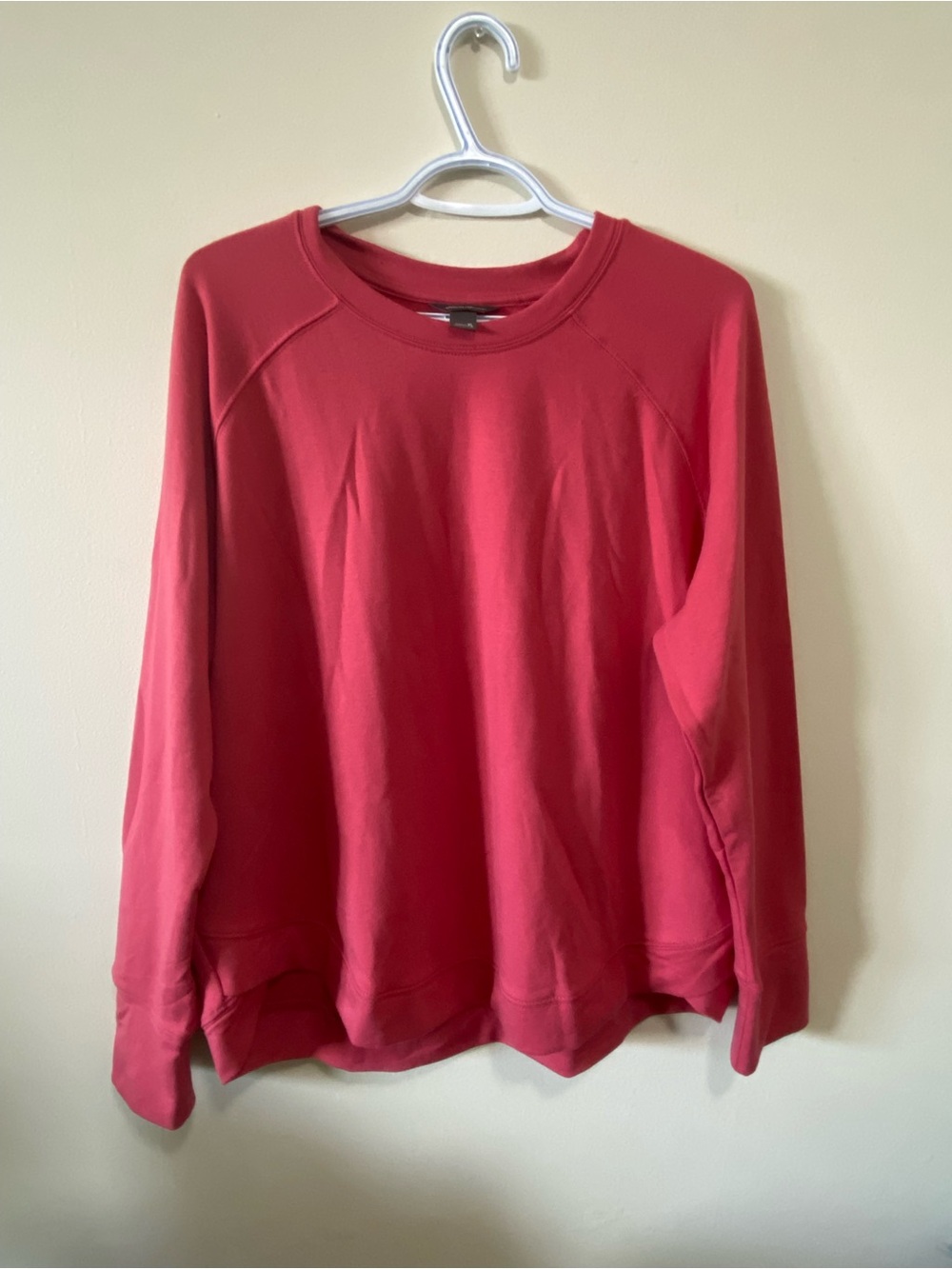 Women’s Classic Crewneck Sweater - Salmon Pink Size XL